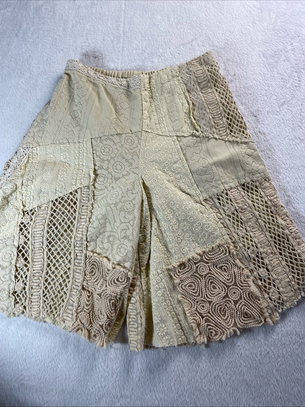 Free People Tess Patched Shorts Sz Med Raw Hem Slouchy Fit Elastic Waist Beige
